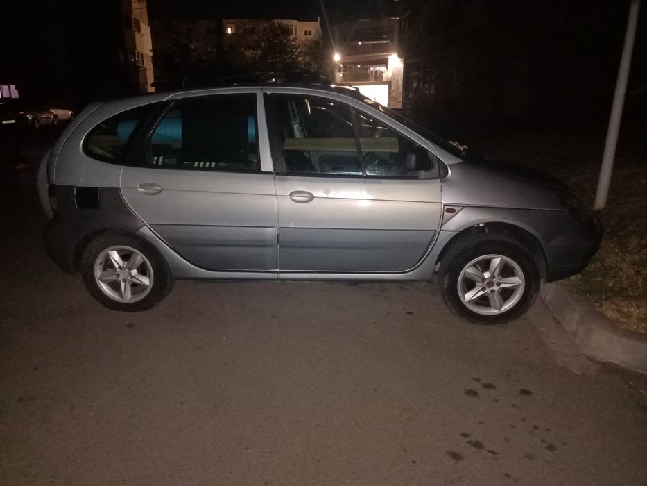 Renault Scenic RX4.