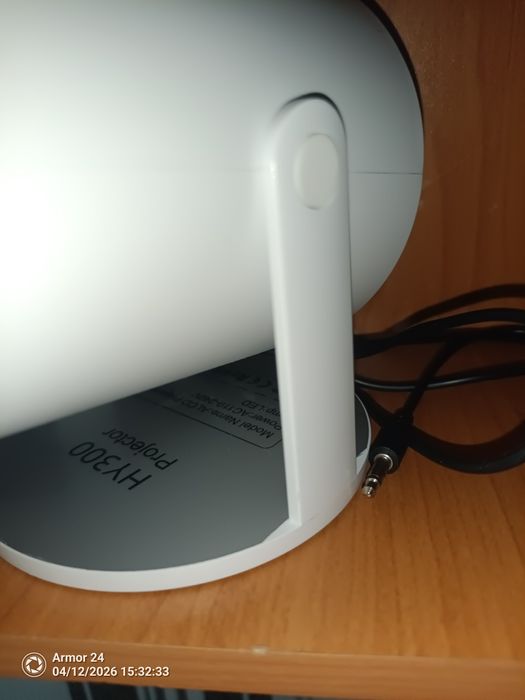 Продам проэктор hy300