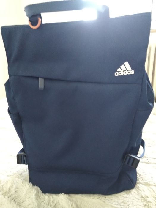 Vând rucsac Adidas