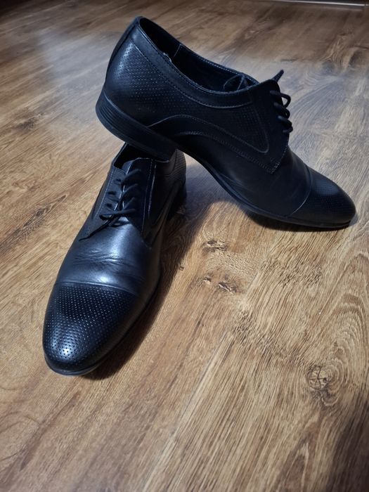 Vând pantofi bărbat 43