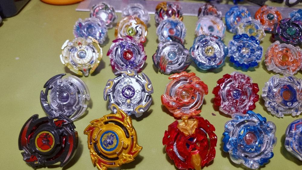 Beyblade Burst Takara Tomy lot