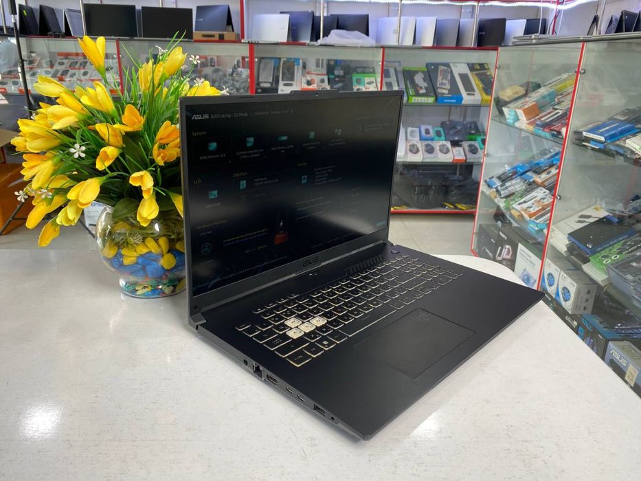 Asus tuff 17,3 ekran 16/512