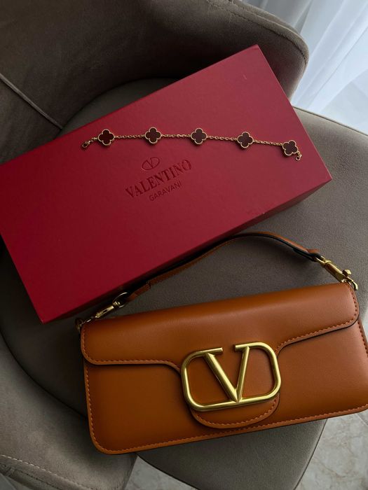 Дамска чанта – VLTN + подарък гривна