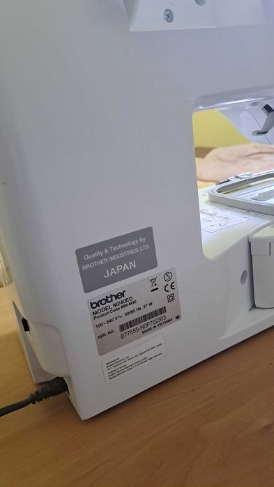 Masina de brodat m240ed