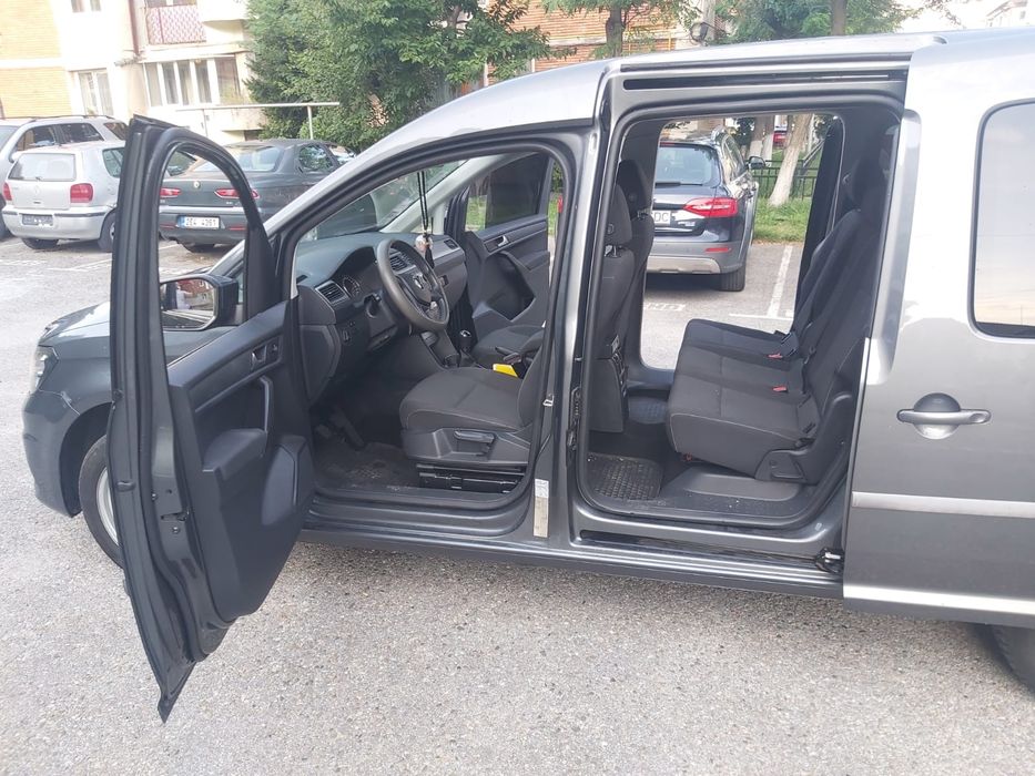 VW caddy 2018 7 locuri