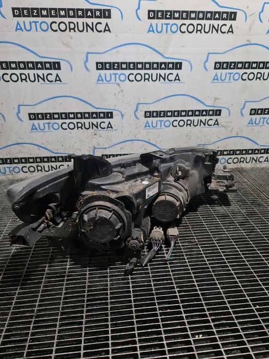 Far Stanga Mitsubishi Outlander III 2012 - 2015 SUV 4 Usi (1339) Fara xenon