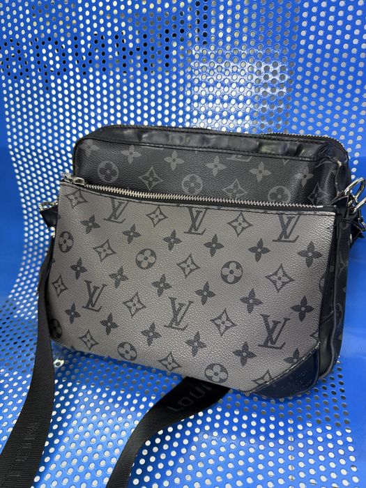 Продается барсетка LV
