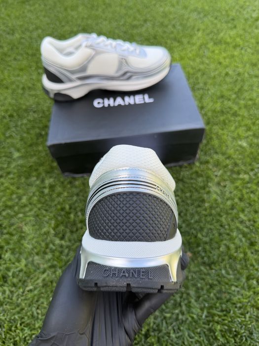 Chanel CC Logo Runner