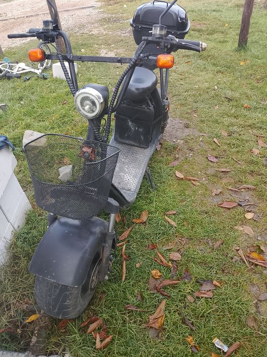 Vând scuter electric două baterii funcționale