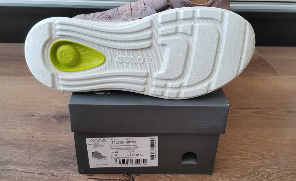 Нови детски обувки ECCO с Geore-Tex мембрана, 38 номер
