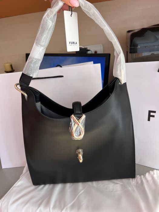Черна нова чанта Furla
