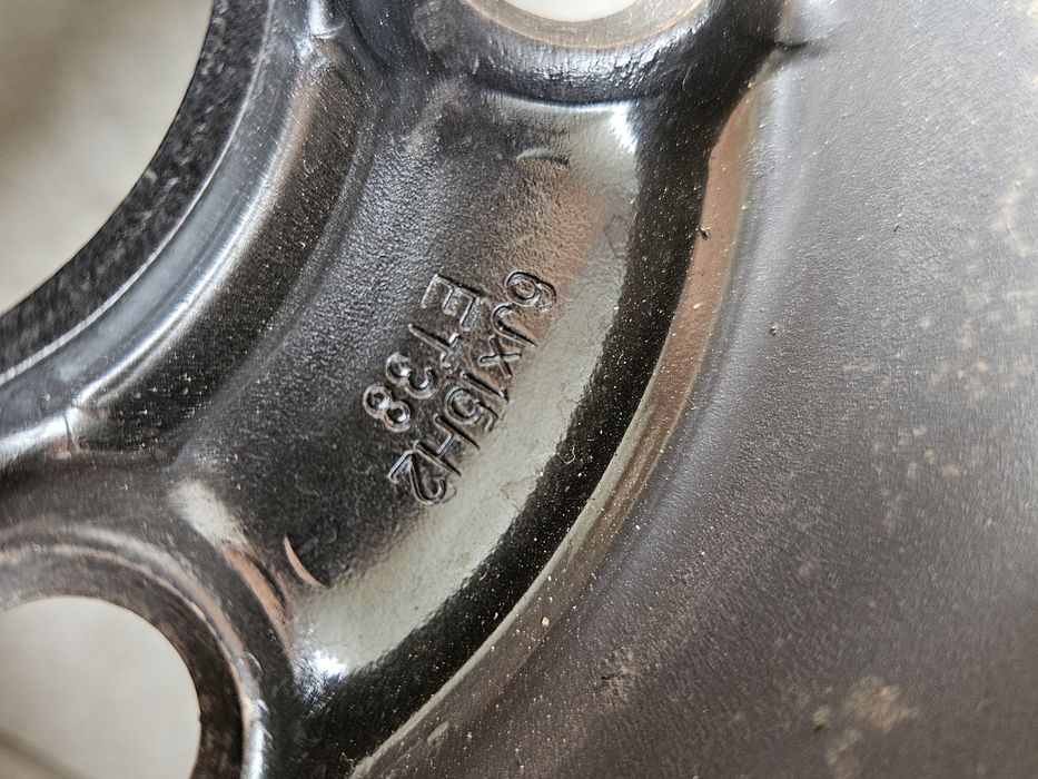 Jante de tablă Golf 4 15" cu anvelope de iarnă Debica 185/65/15