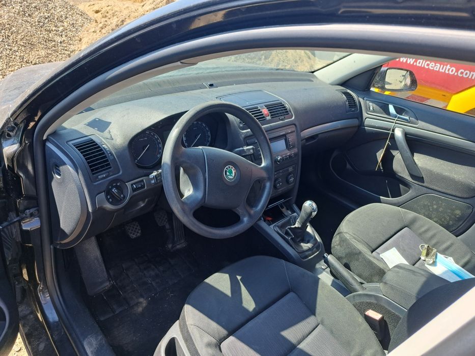 Шкода Октавия 2.0 FSI на части !