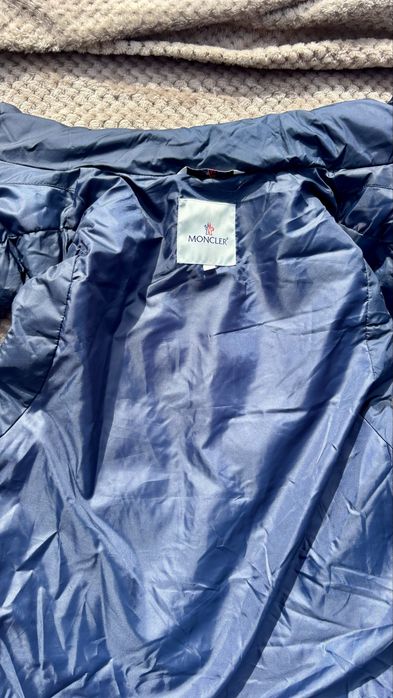 Оригинална синя грейка на Moncler