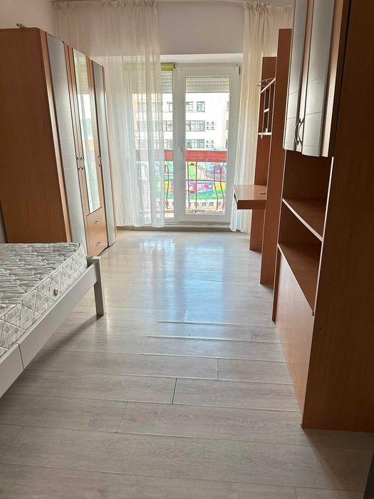 Apartament 3 camere de inchiriat