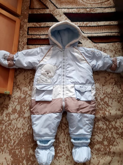 Продам комбинезоны и куртки