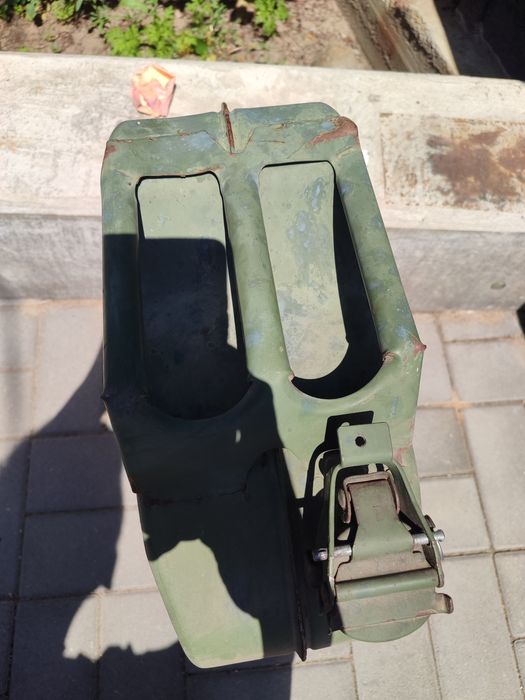 Продааю канистру