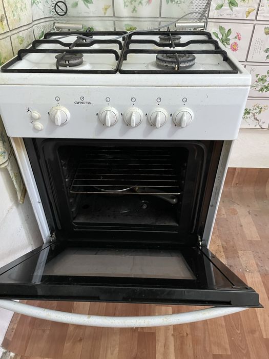 Продам газовую плиту