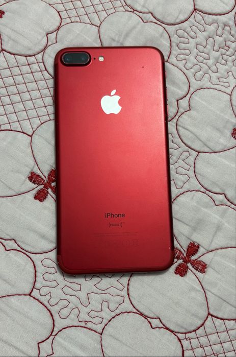 iPhone 7 Plus cu baterie la 87%.