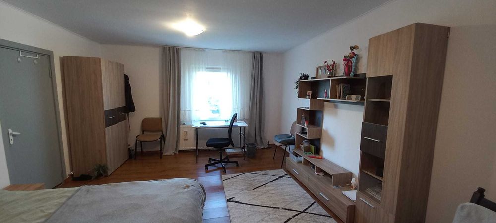 Închiriez garsonieră în zona UMF