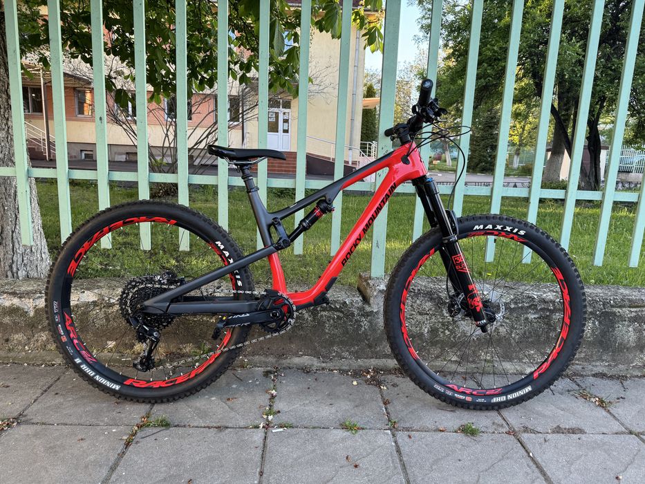 Колело MTB Rocky Mountain Carbon BC Edition не Scott Trek Specialized