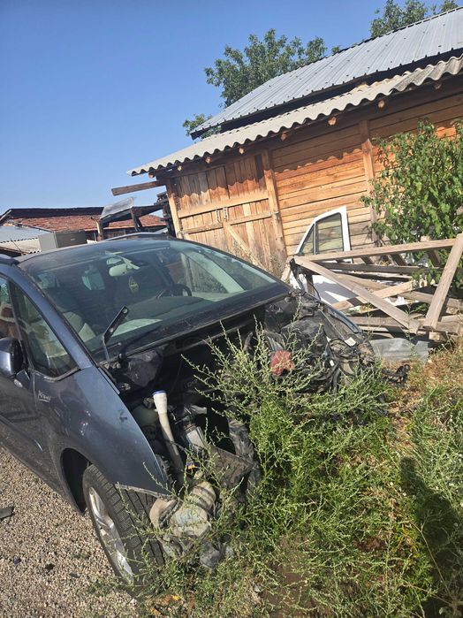 Ситроен гранд пикасо на части