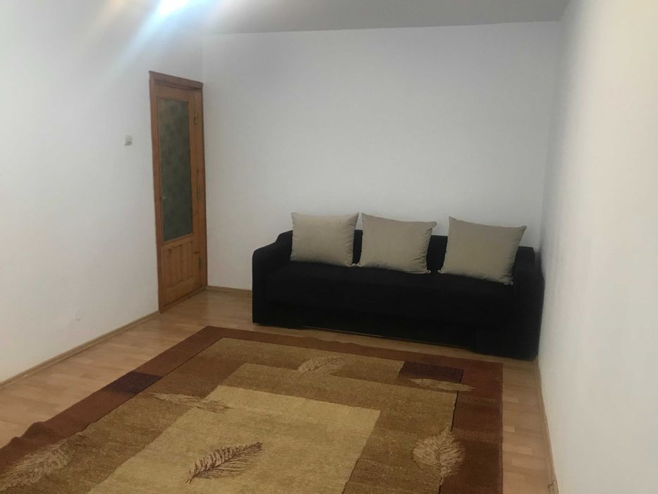 Inchiriere apartament 3 camere Nicolina 1