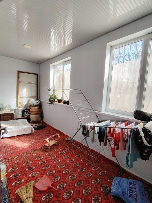 СРОЧНО 4 хонали 80м2 квартира 4/1/4 сотилади