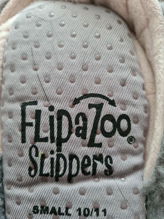 Детские новые тапочки