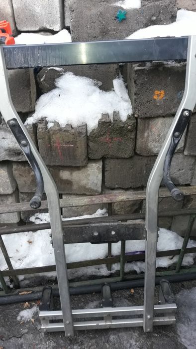 Крепление для лыж на запаску.