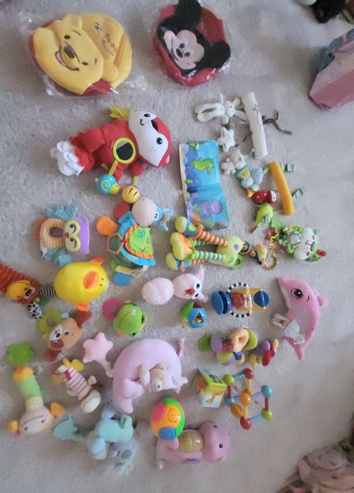 Лот бебешки играчки!