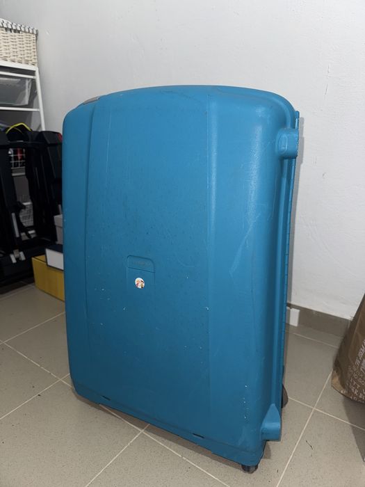 Син куфър Samsonite