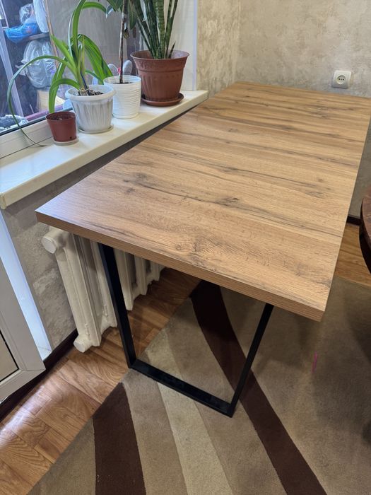 Продам стол б/у, в отличном состоянии.