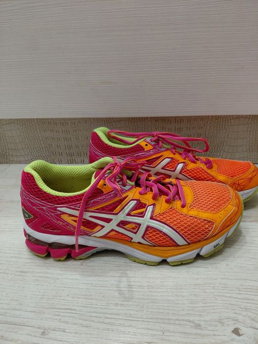 Asics дамски маратонки