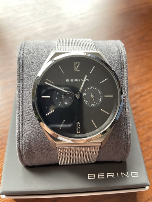 Часовник BERING чисто нов