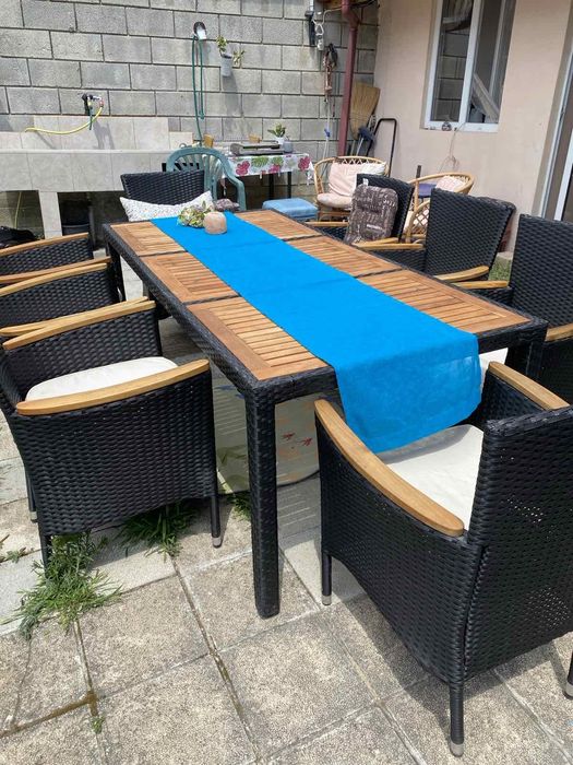 Продавам градински.ратанов комплект