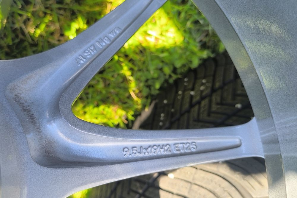 AMG 19 цола джанти спорт пакет с гуми за Mercedes E63