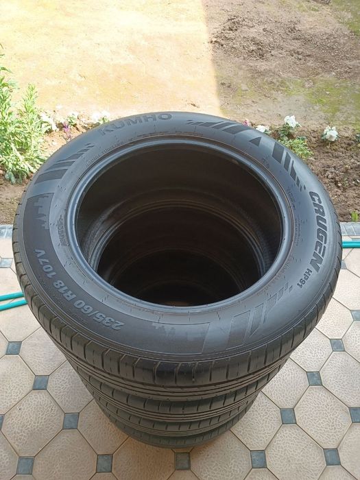 235 60 R18 Kumxo Balon Sotiladi Holati Yaxshi Ayibi Yoq