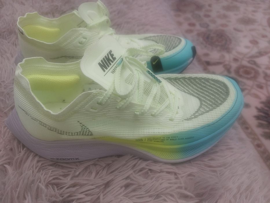 Нови маратонки за бягане,номер 40