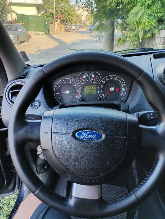 Ford Fiesta 1.6 Бензин