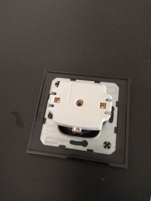 Продам розетки Berker B7