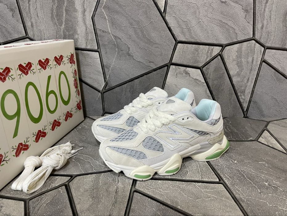 New Balance 9060 - Bricks & Wood