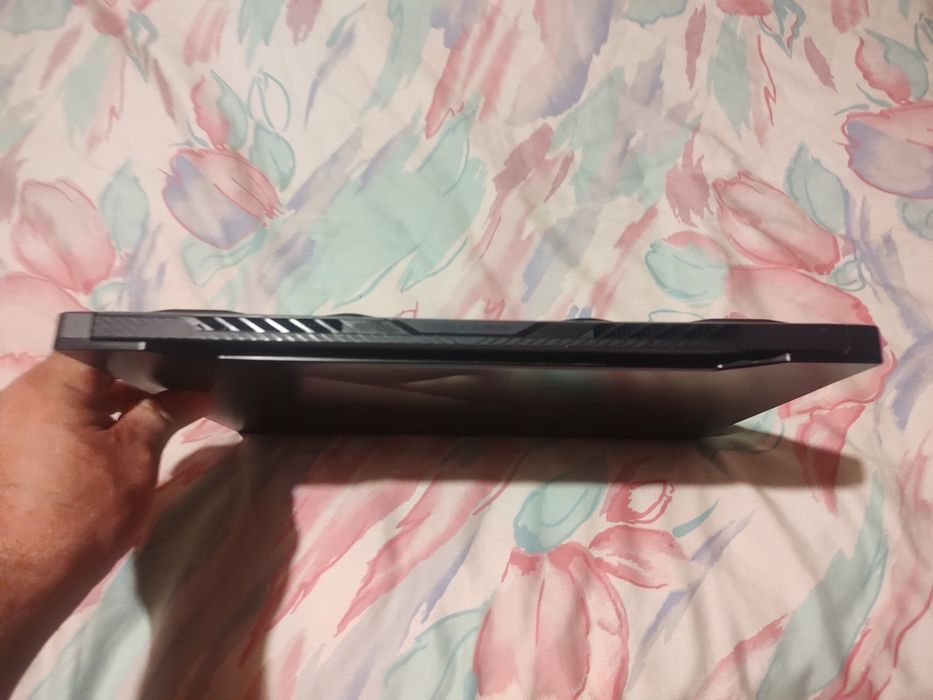 Vând laptop gaming asus rog,ryzen 7, gtx 1660 6gb.