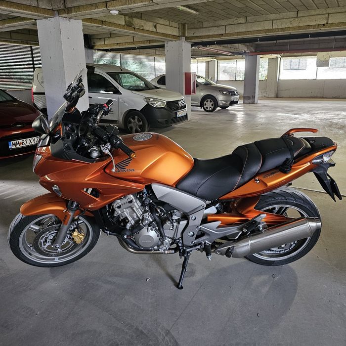 Vând Honda CBF1000