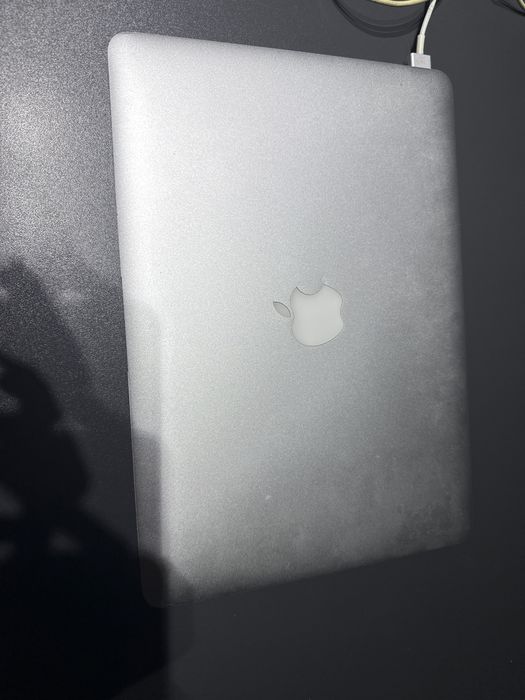 Macbook air 2017 в белом цвете