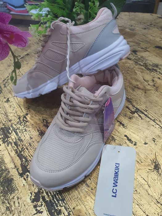 Кроссовки новые Фирменные LcWaikiki