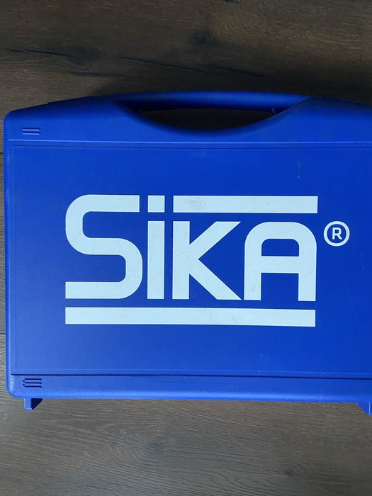Калибратор за налягане SIKA, в комплект с ръчна помпа: 0-60 бара