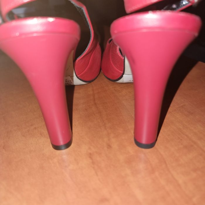 Sandale piele rosii 37 noi