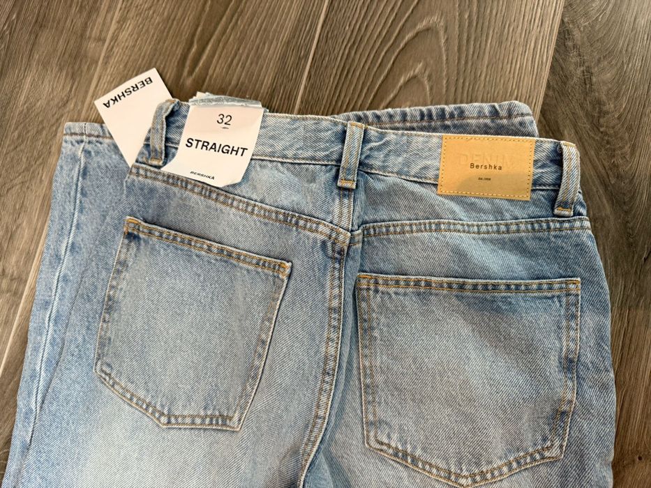 Blugi Berska noi cu eticheta