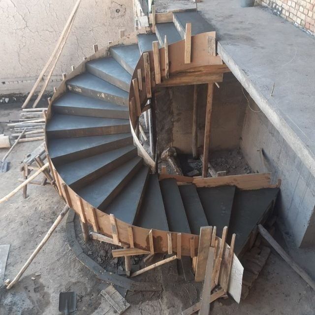 Бетонные ,монолитный лестницы